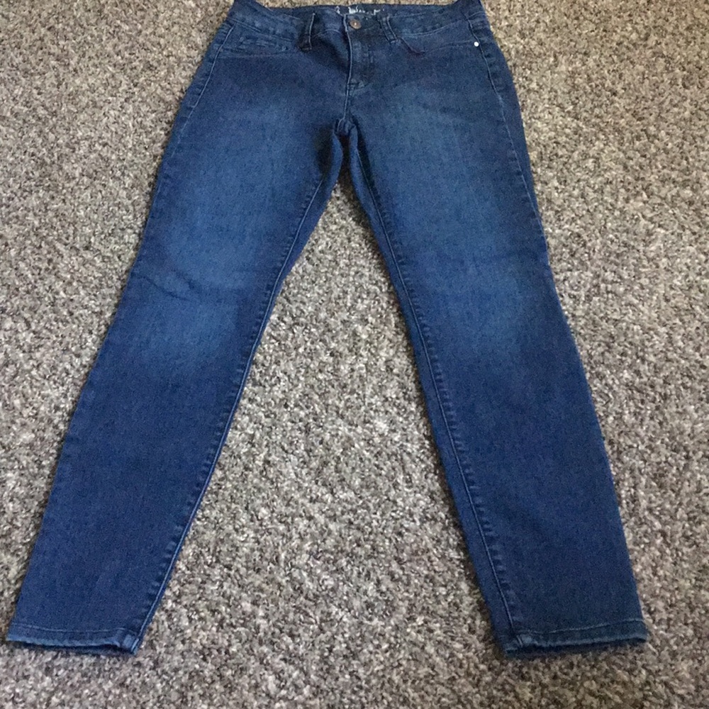 I’m selling these jeans